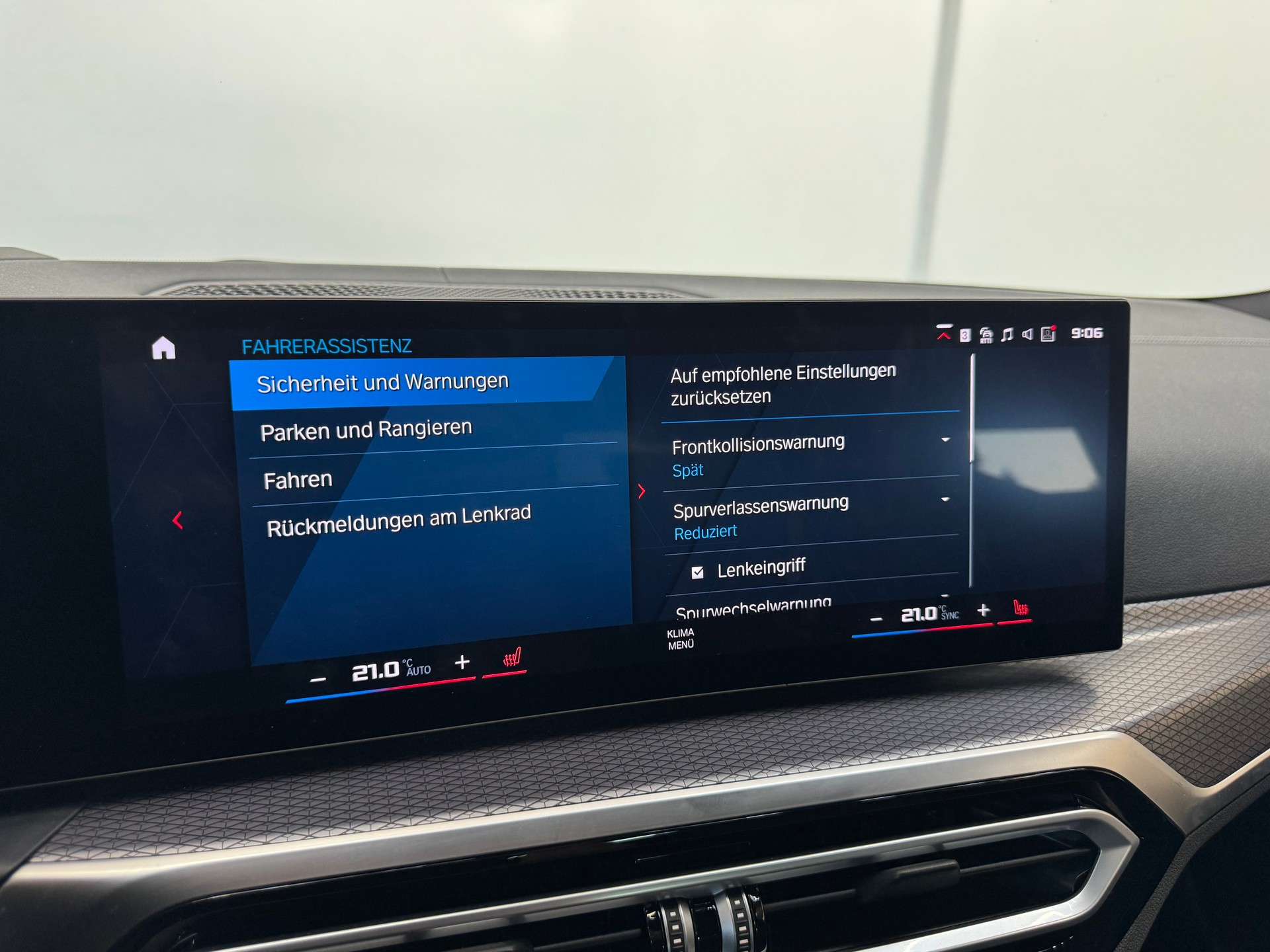 BMW M3 Touring xDrive Competition M | Brooklyn Grau Met.-image-22