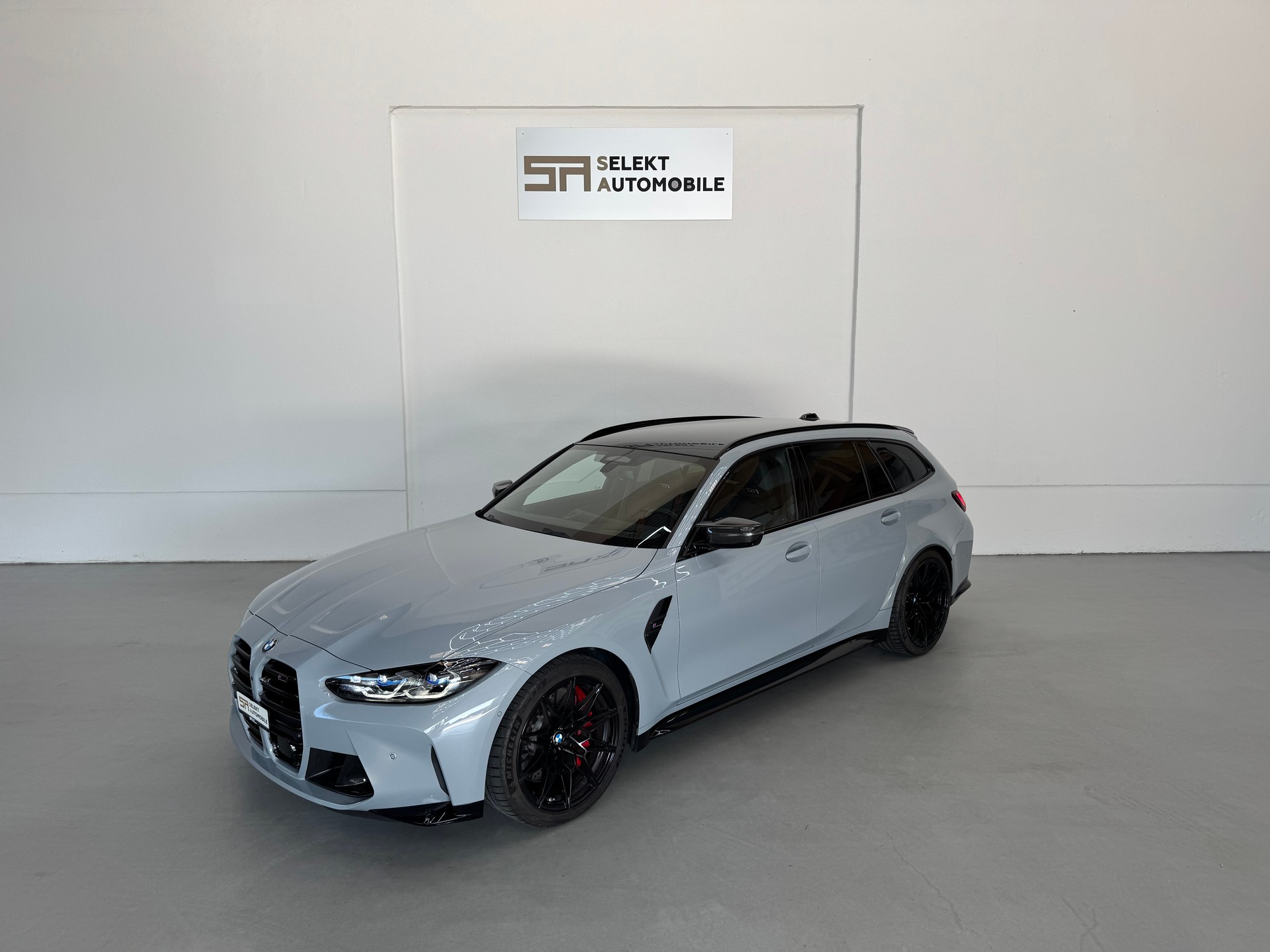 BMW M3 Touring xDrive Competition M | CH-Fahrzeug | Brooklyn Grau Met. | Carbon Paket