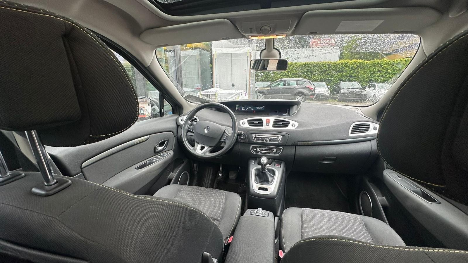 RENAULT Grand Scénic 1.4 16V Turbo Privilège-image-6