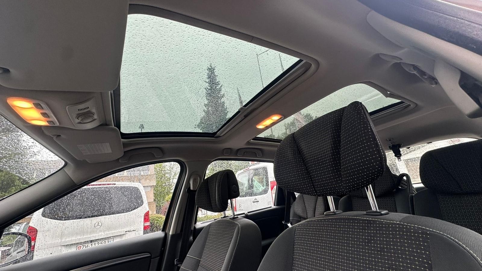 RENAULT Grand Scénic 1.4 16V Turbo Privilège-image-5