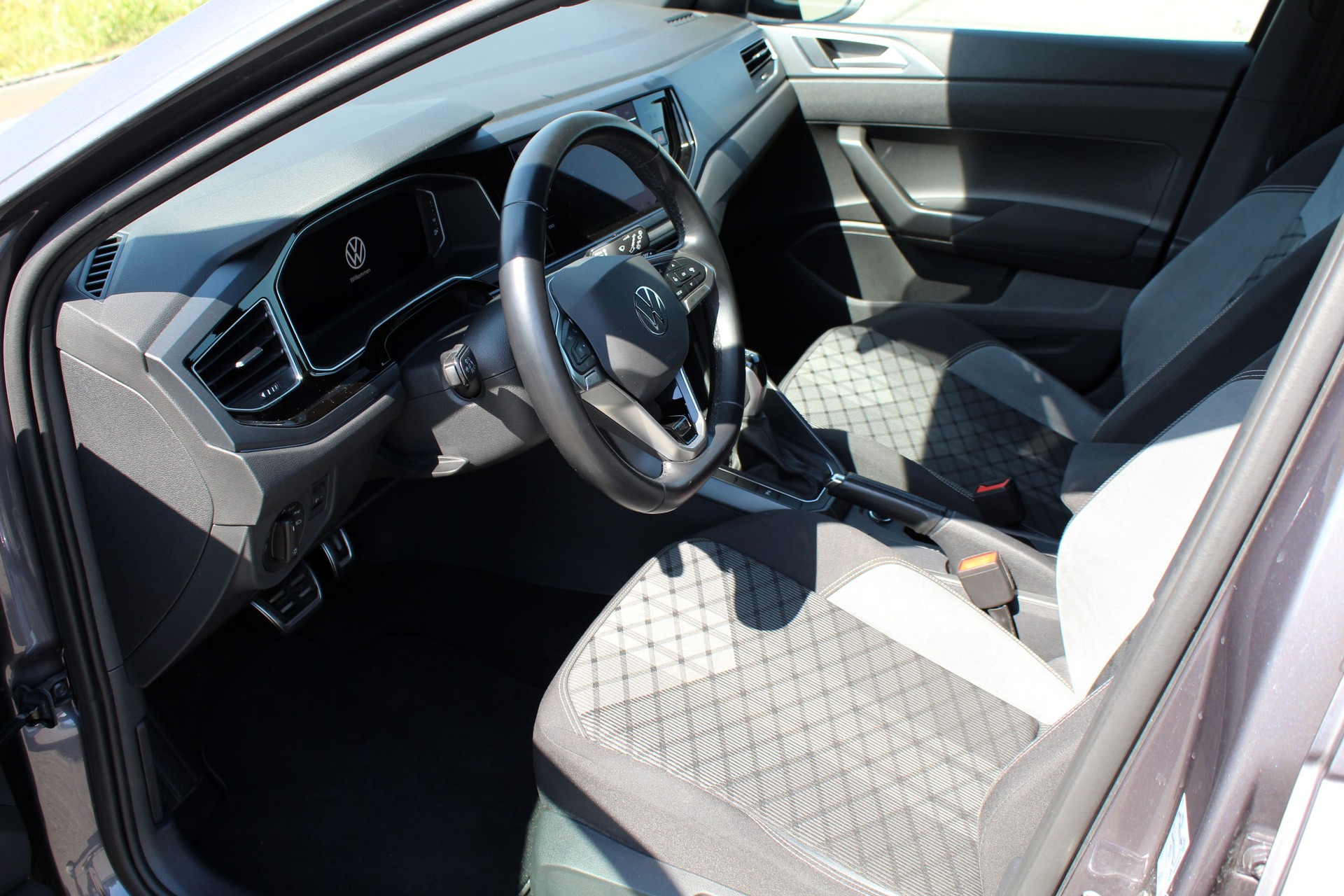 VW 1.0 TSI R-Line DSG-image-3