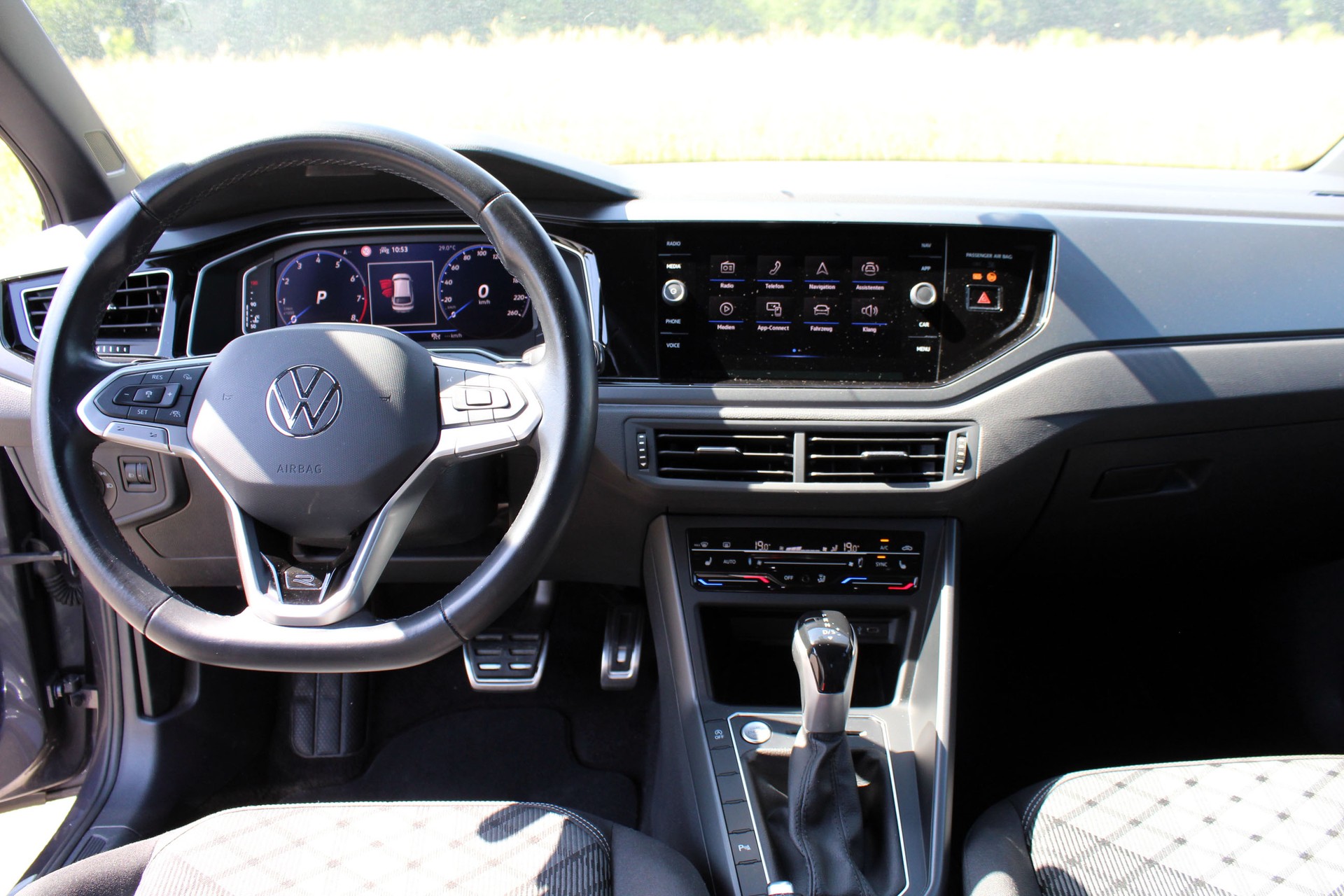 VW 1.0 TSI R-Line DSG-image-2