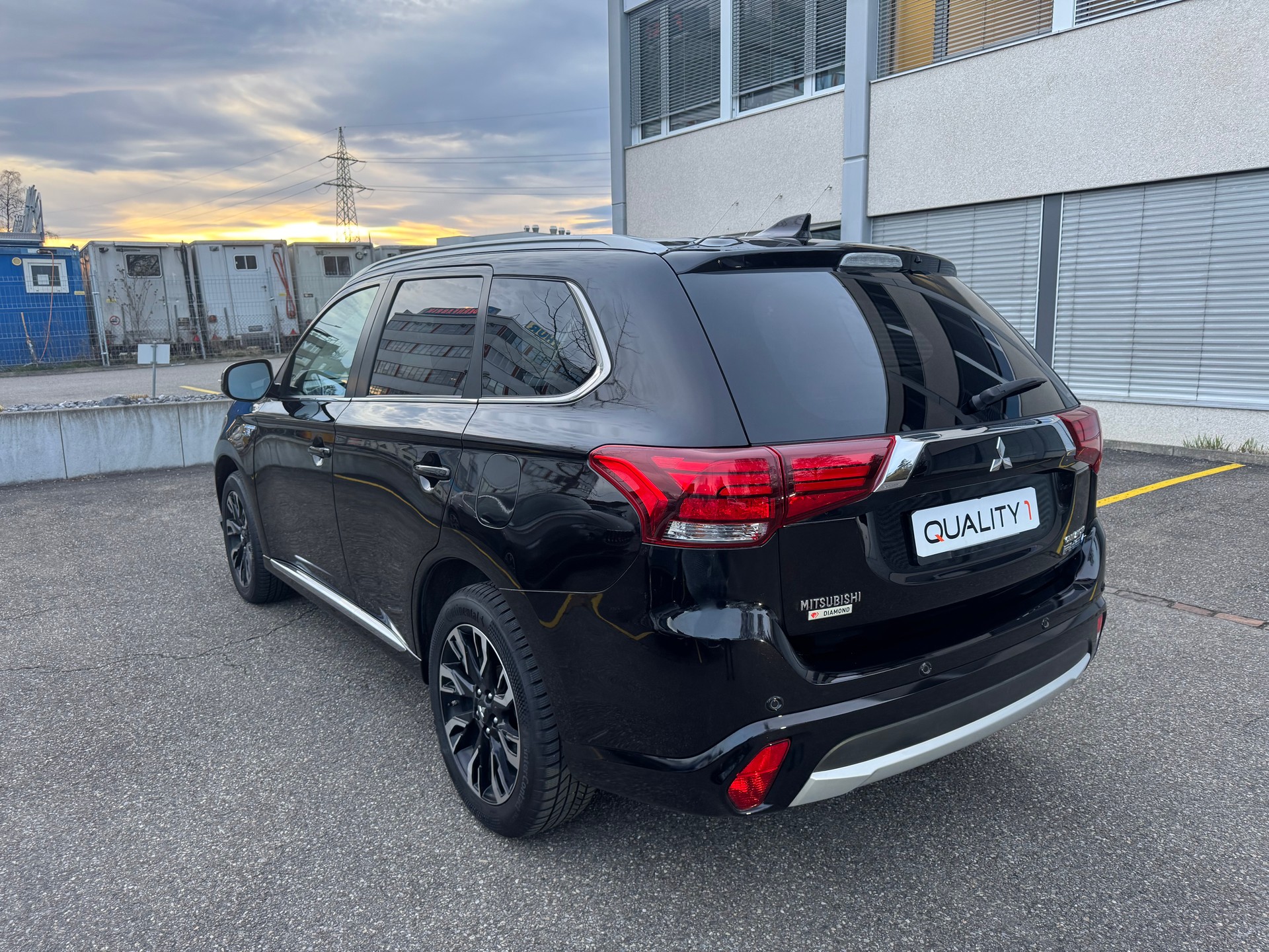 MITSUBISHI Outlander 2.0 PHEV Diamond Annivers. 4WD Automatic-image-4