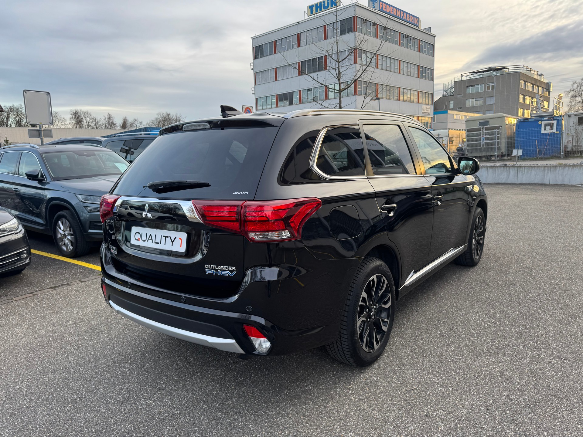 MITSUBISHI Outlander 2.0 PHEV Diamond Annivers. 4WD Automatic-image-5