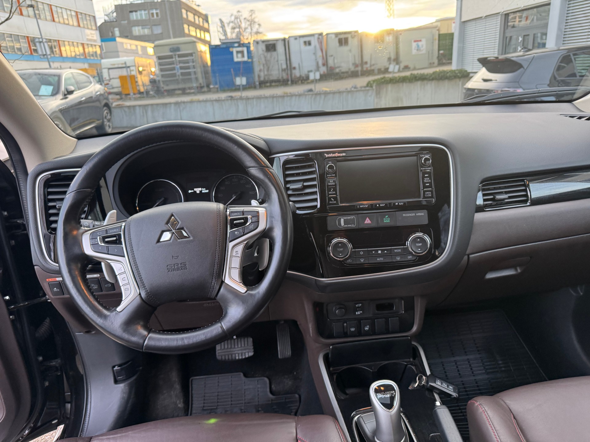MITSUBISHI Outlander 2.0 PHEV Diamond Annivers. 4WD Automatic-image-7