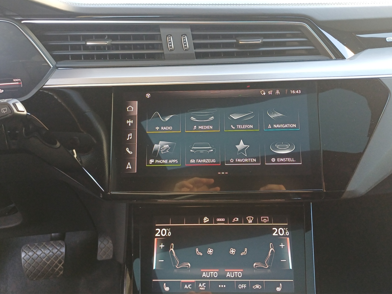 AUDI e-tron S quattro-image-10
