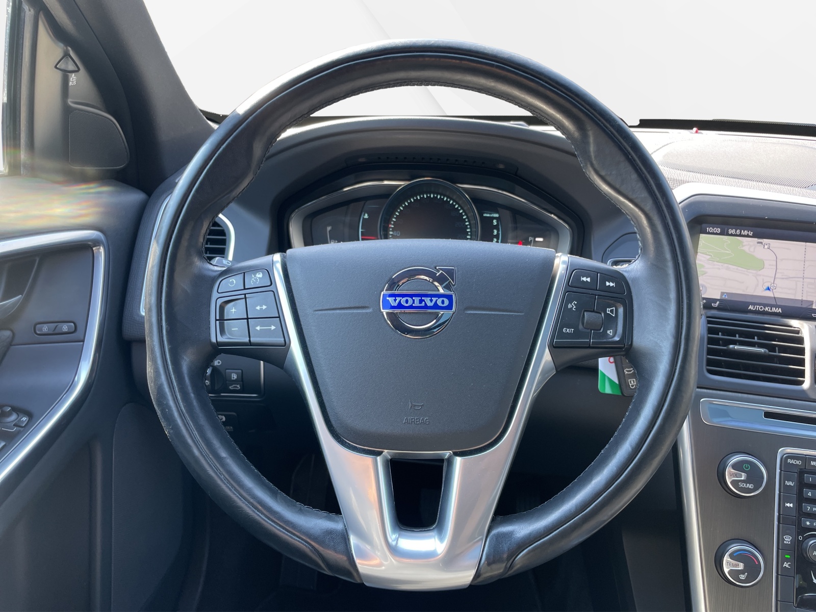 VOLVO XC60 2.4 D4 Summum AWD-image-11