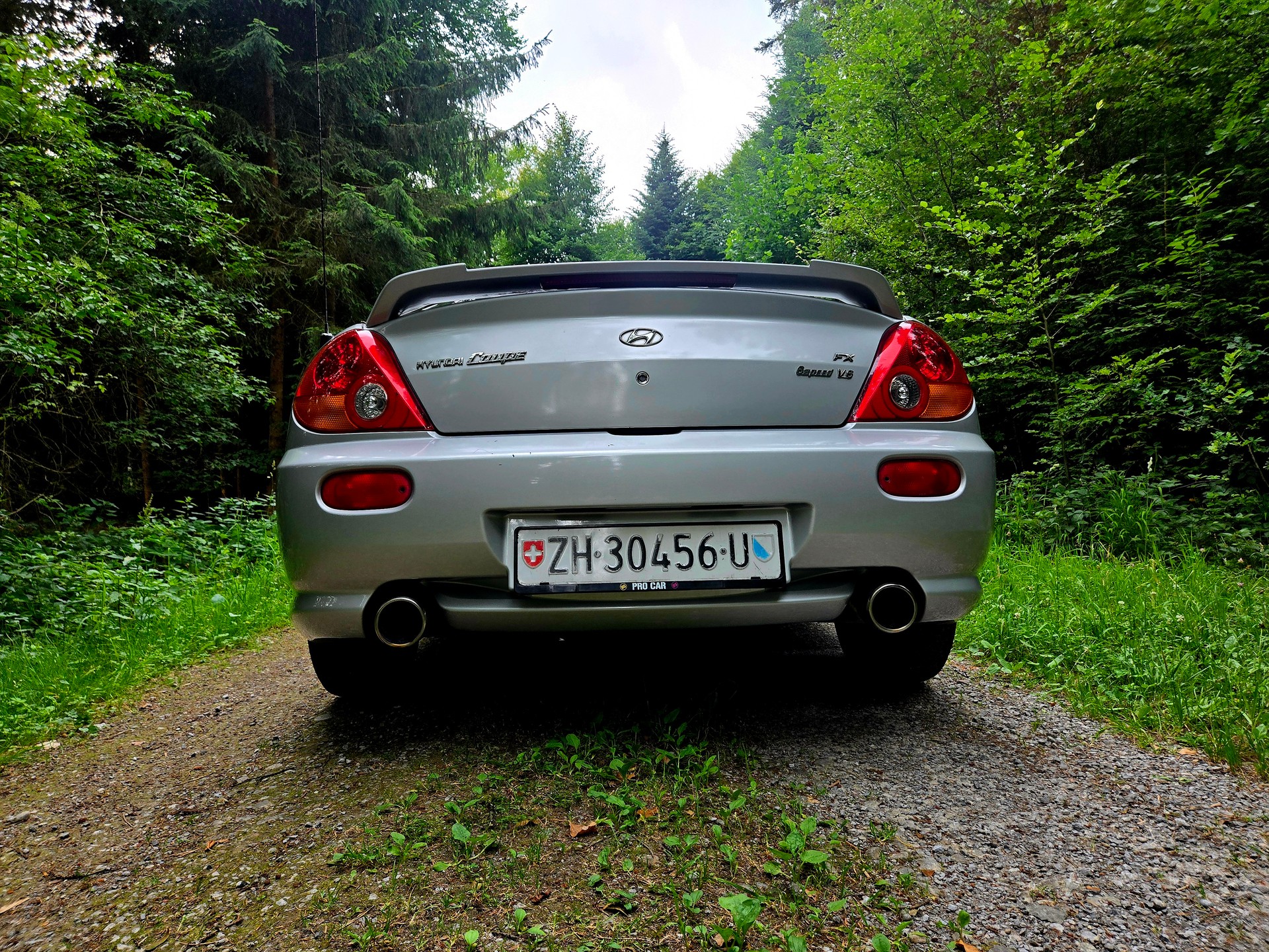 HYUNDAI Coupé 2.7 24V FX 6-Speed-image-2