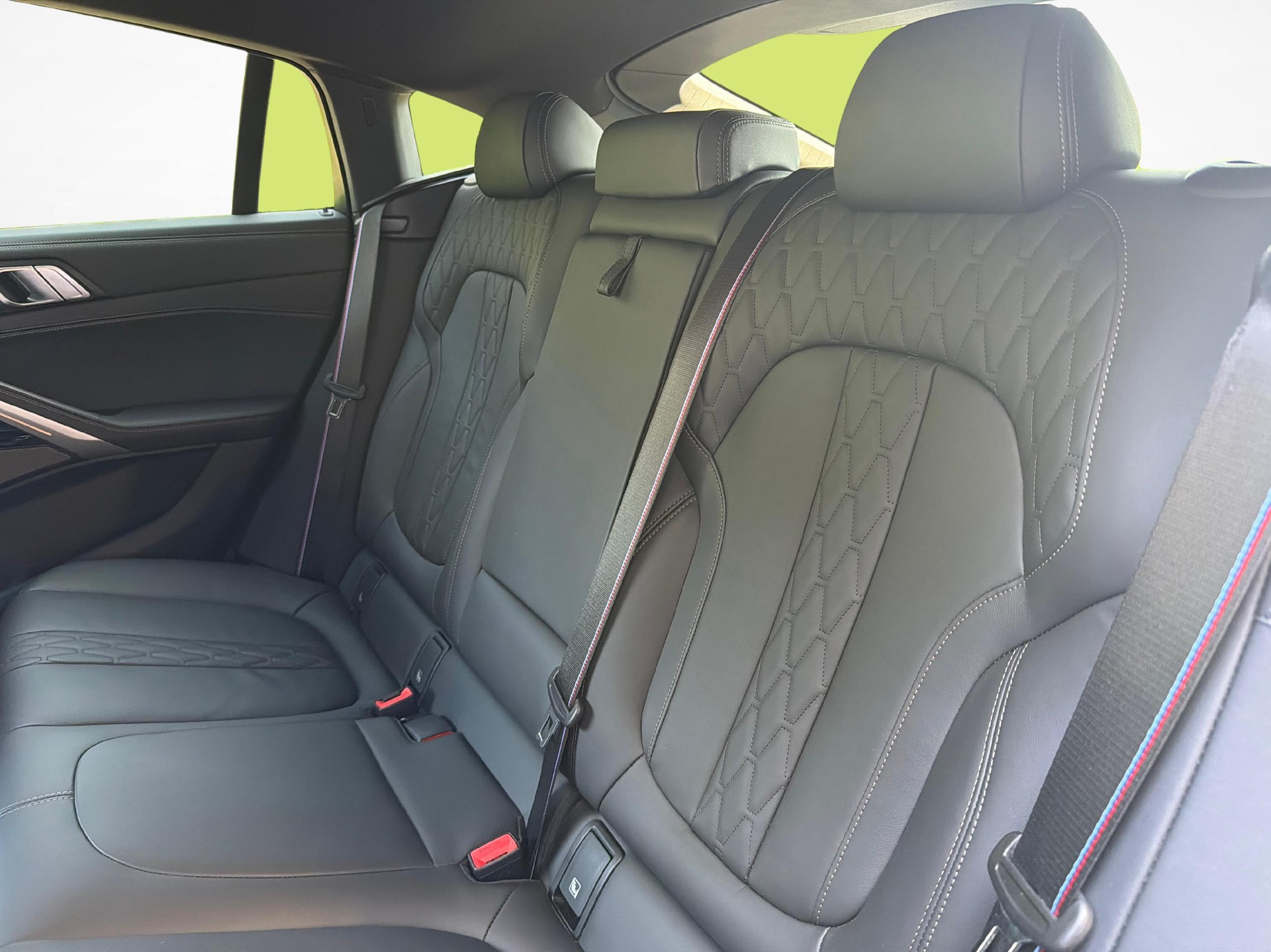 BMW X6 40i xDrive-image-18