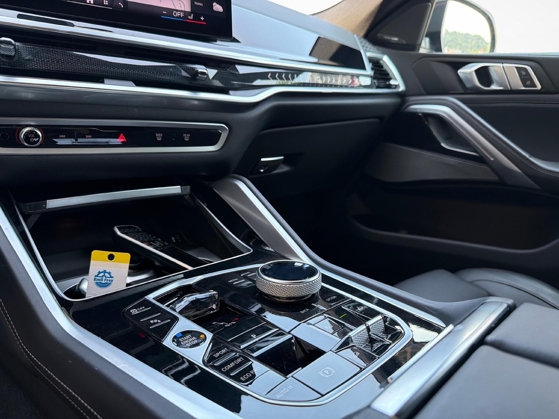 BMW X6 40i xDrive-image-15