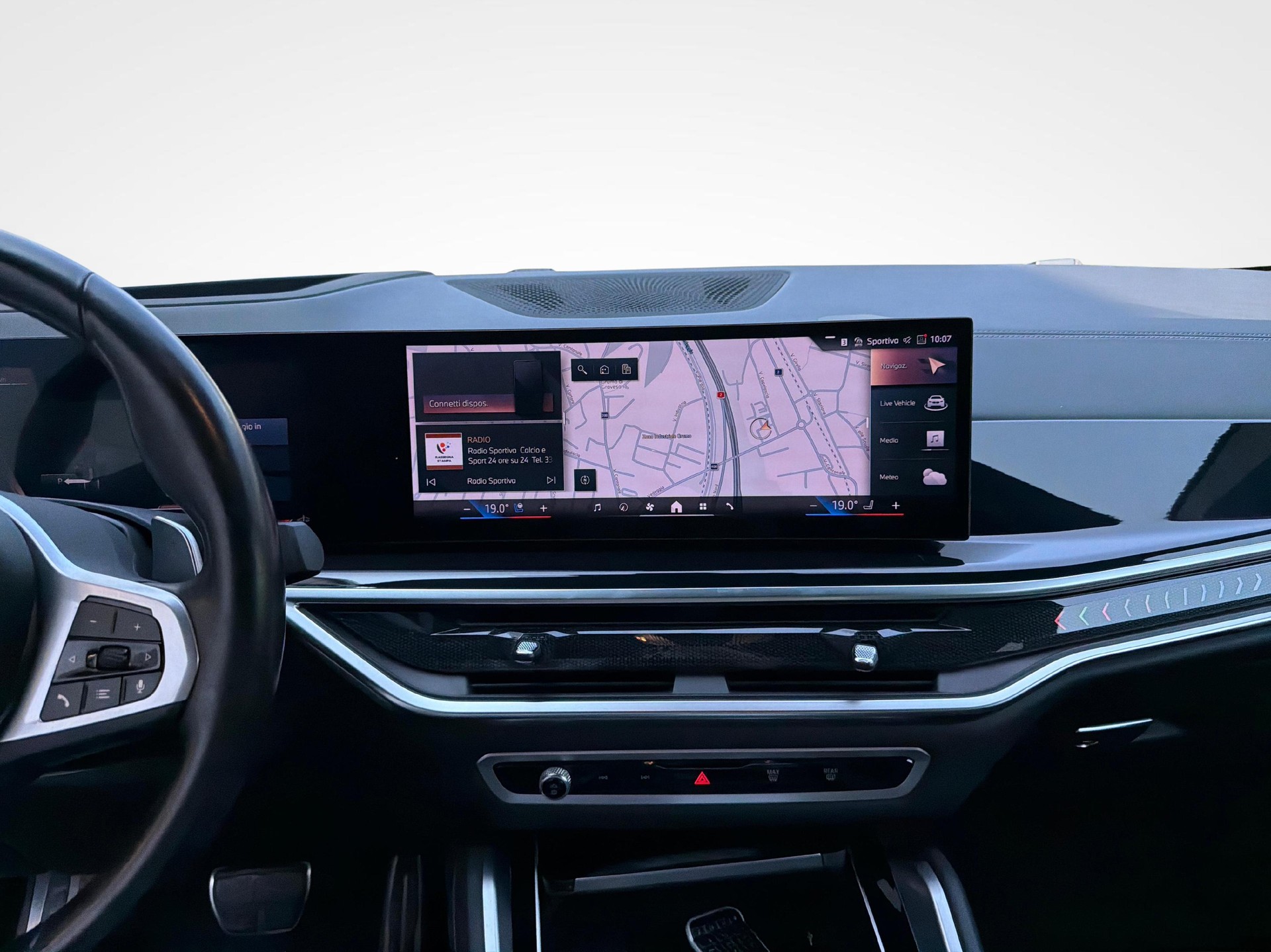 BMW X6 40i xDrive-image-14