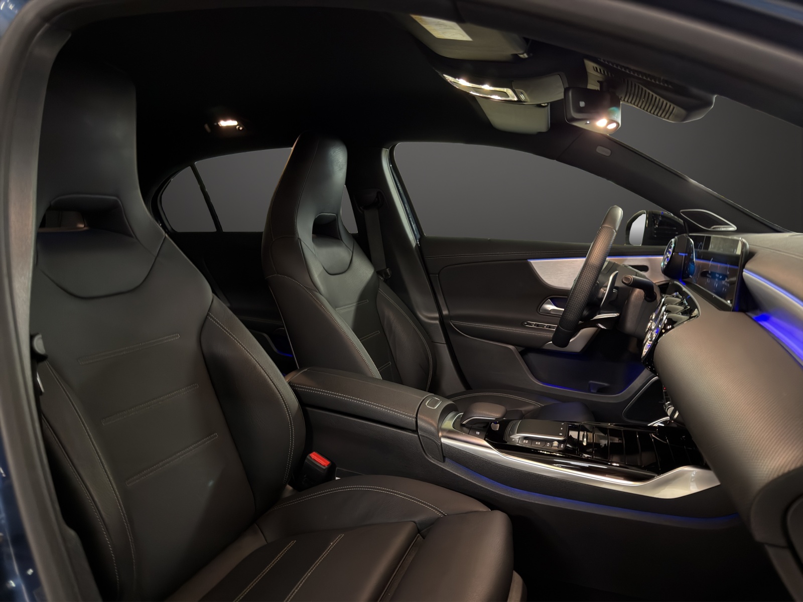 MERCEDES-BENZ A 45 S AMG 4Matic+ Speedshift-image-11