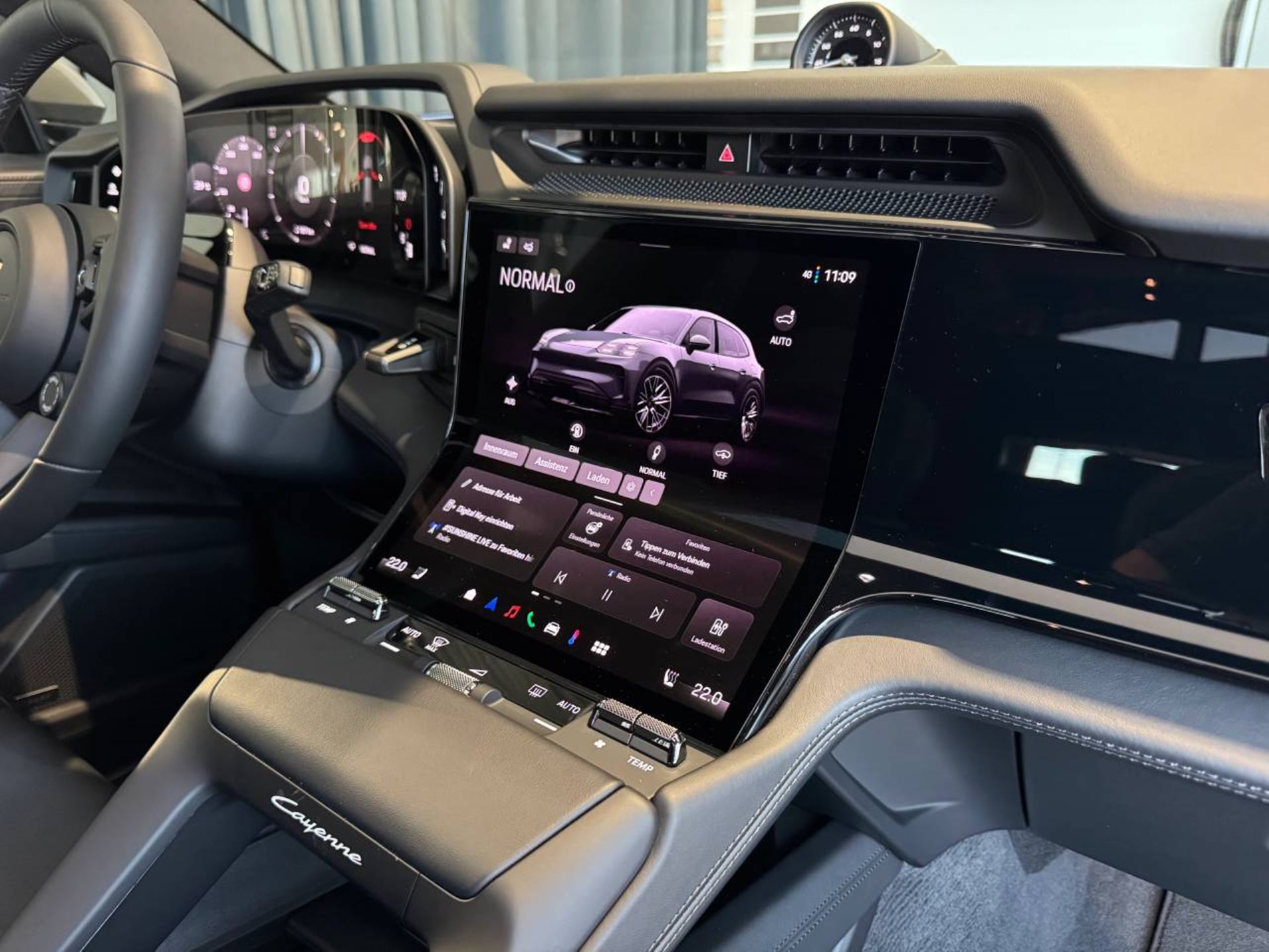 PORSCHE Cayenne Electric-image-25