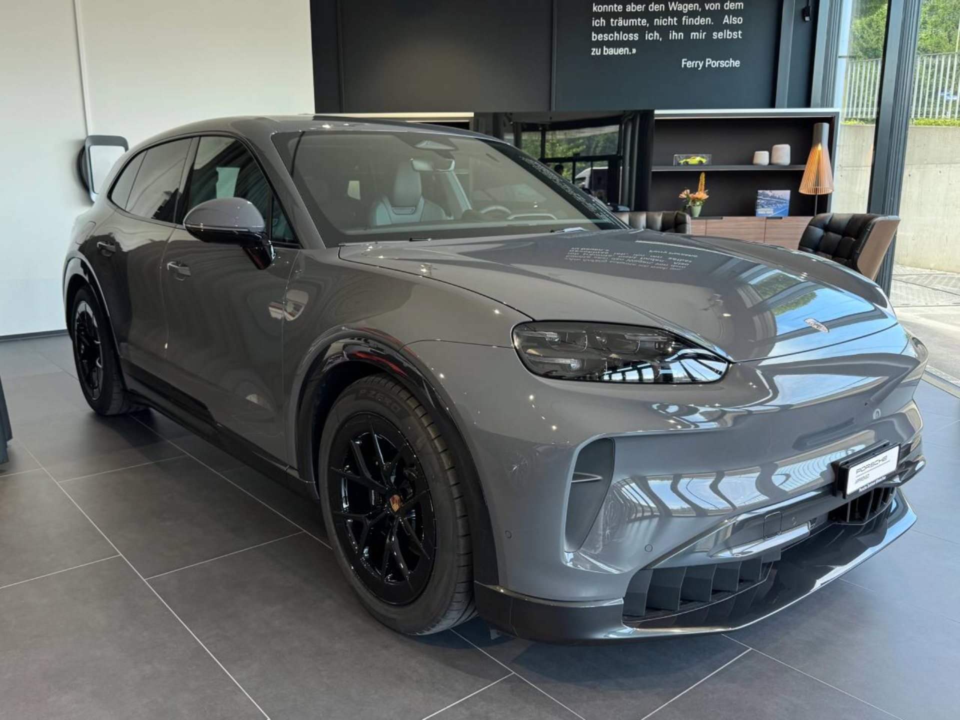 PORSCHE Cayenne Electric-image-8