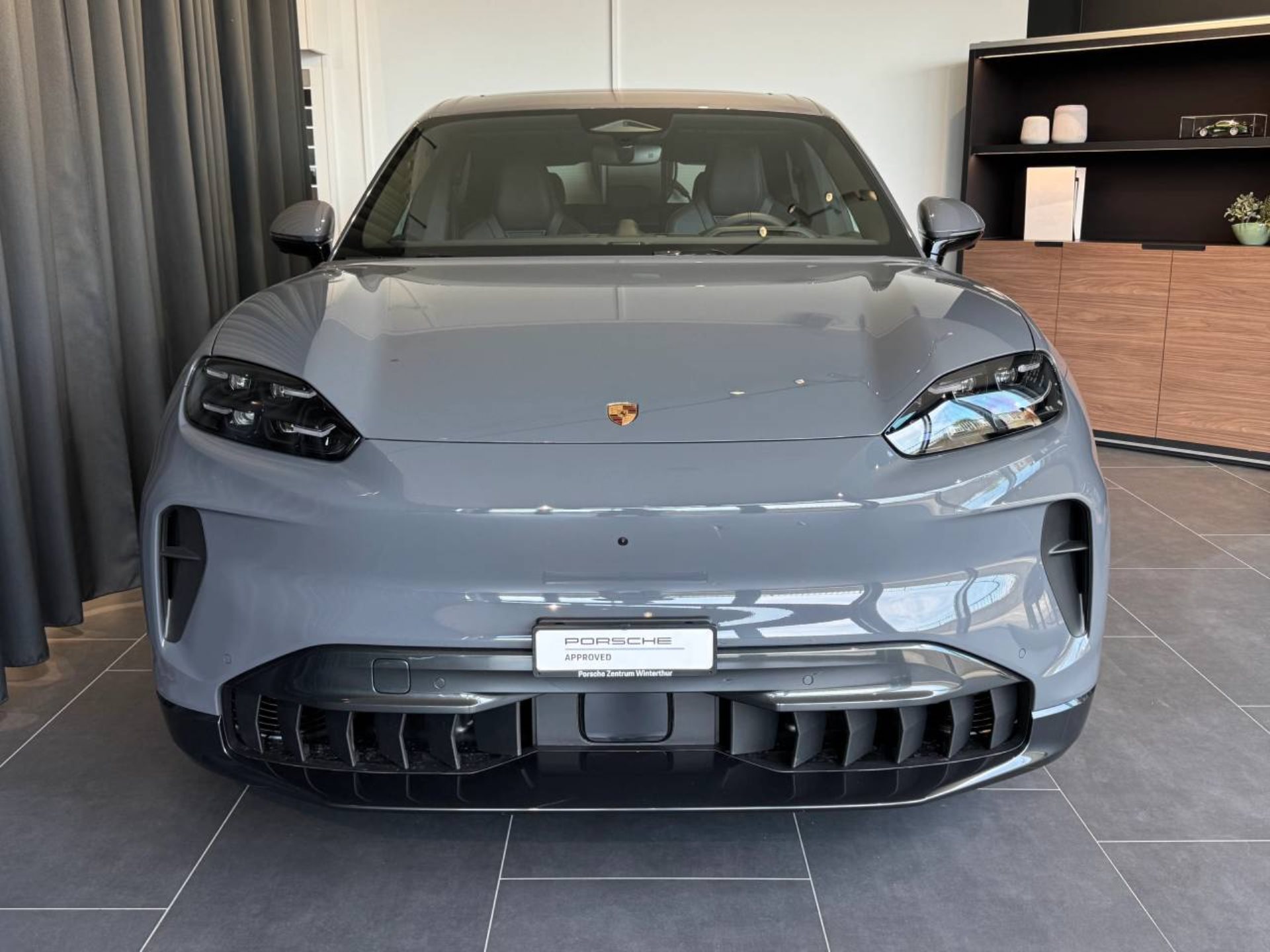 PORSCHE Cayenne Electric-image-9