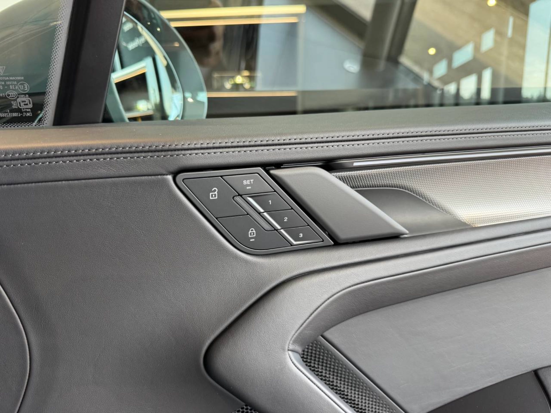 PORSCHE Cayenne Electric-image-28