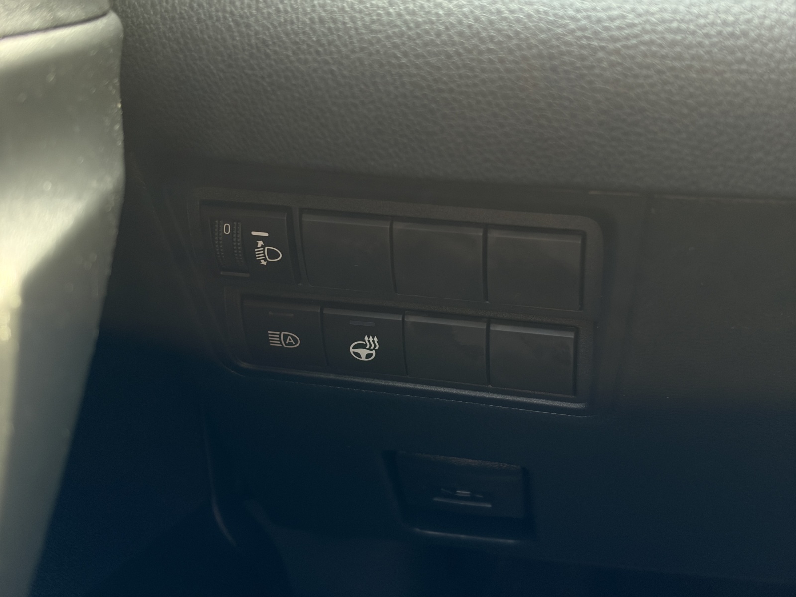 TOYOTA Yaris 1.5 VVT-i HSD Trend-image-18