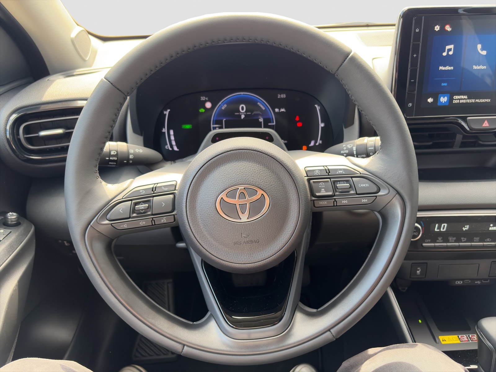 TOYOTA Yaris 1.5 VVT-i HSD Trend-image-13