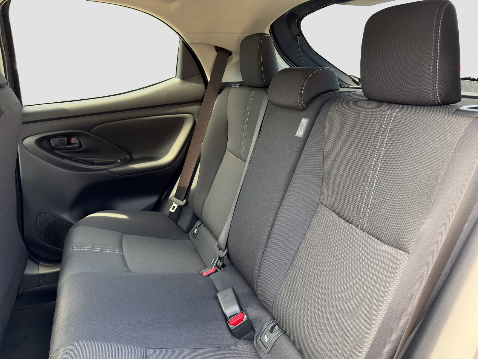 TOYOTA Yaris 1.5 VVT-i HSD Trend-image-10