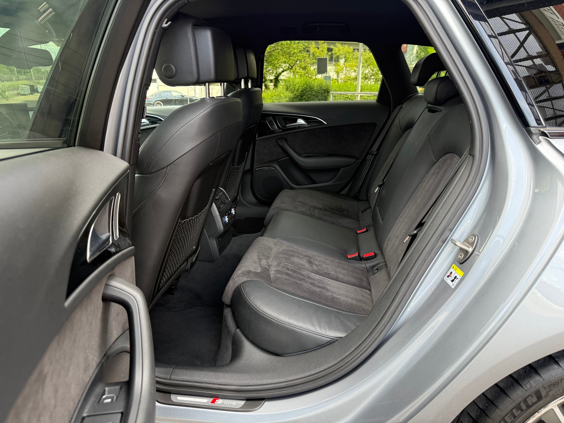 AUDI A6 Avant 3.0 TDI V6 quattro S-tronic-image-12