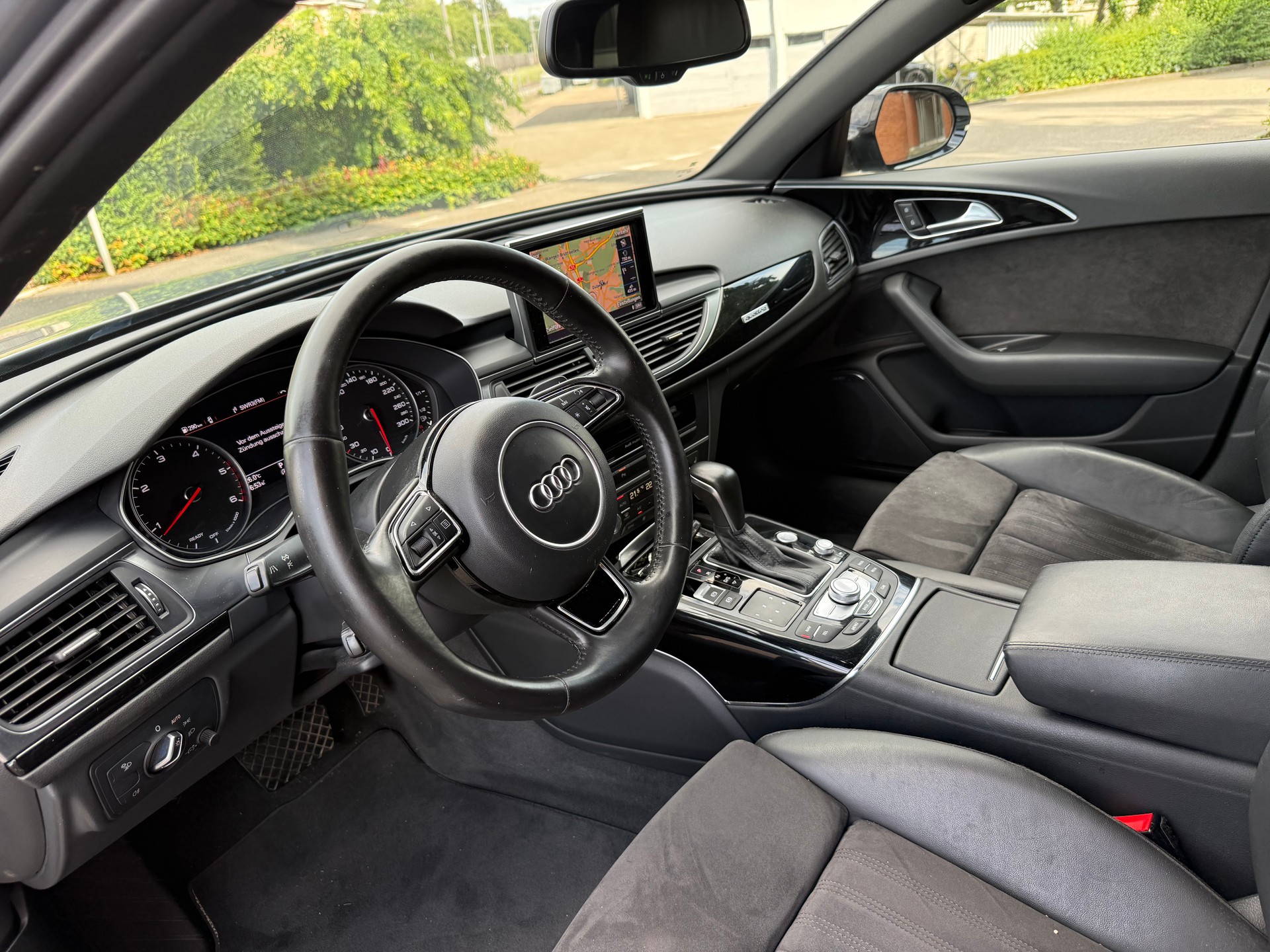 AUDI A6 Avant 3.0 TDI V6 quattro S-tronic-image-7