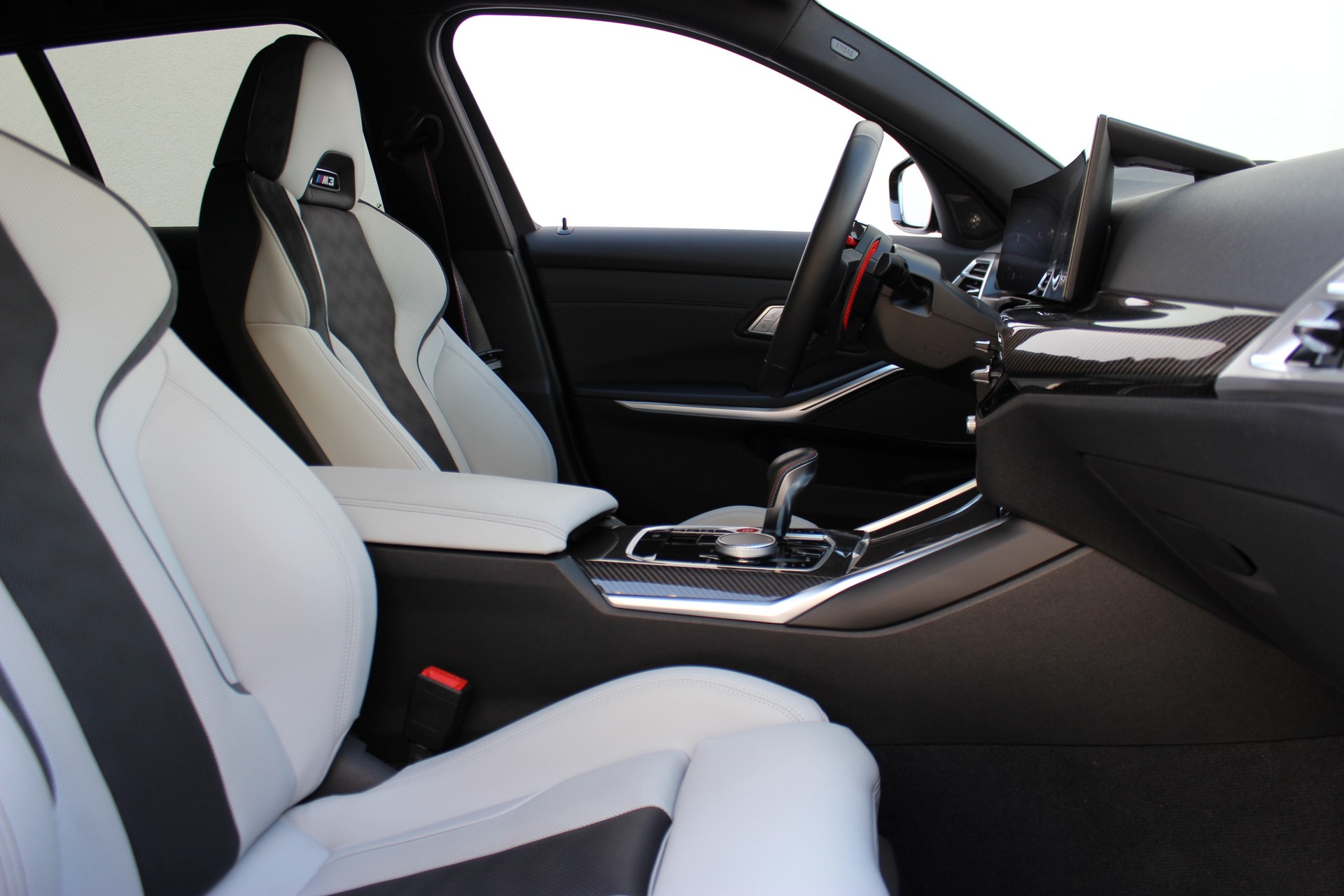 BMW M3 Touring xDrive Competition Individual *TANSANITBLAU METALLIC*-showroom-element-3
