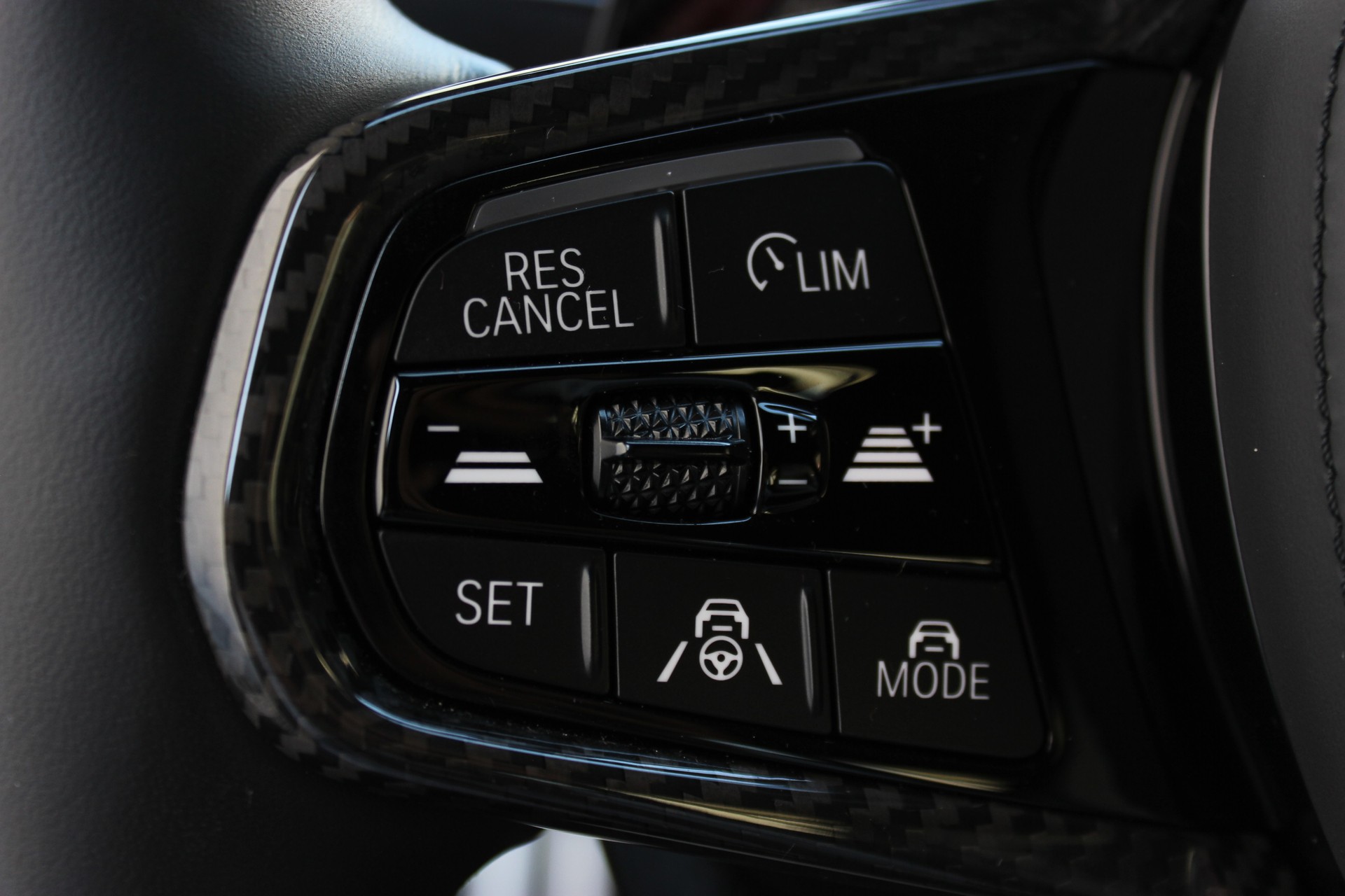 BMW M3 Touring xDrive Competition Individual *TANSANITBLAU METALLIC*-image-22