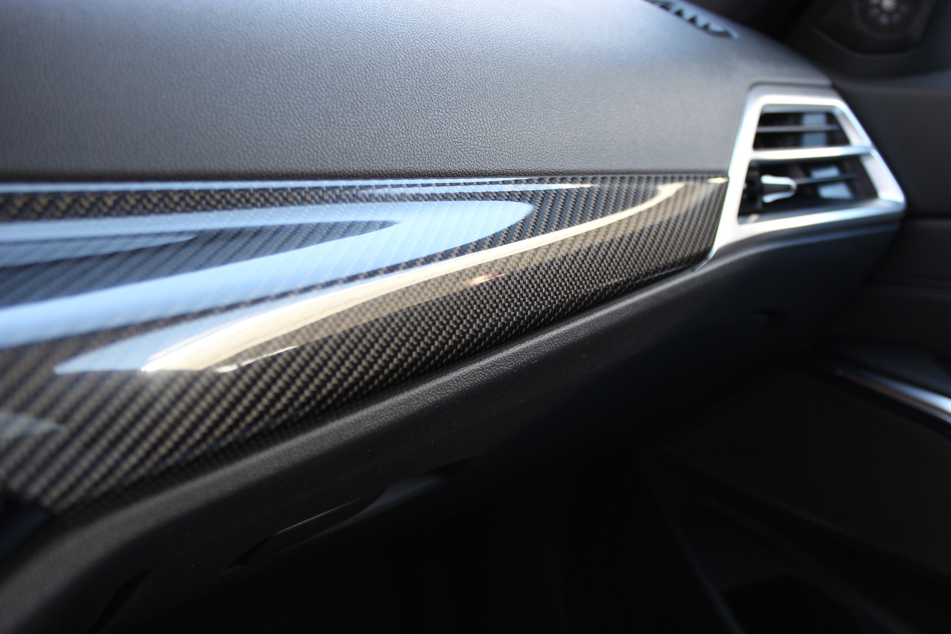 BMW M3 Touring xDrive Competition Individual *TANSANITBLAU METALLIC*-image-11
