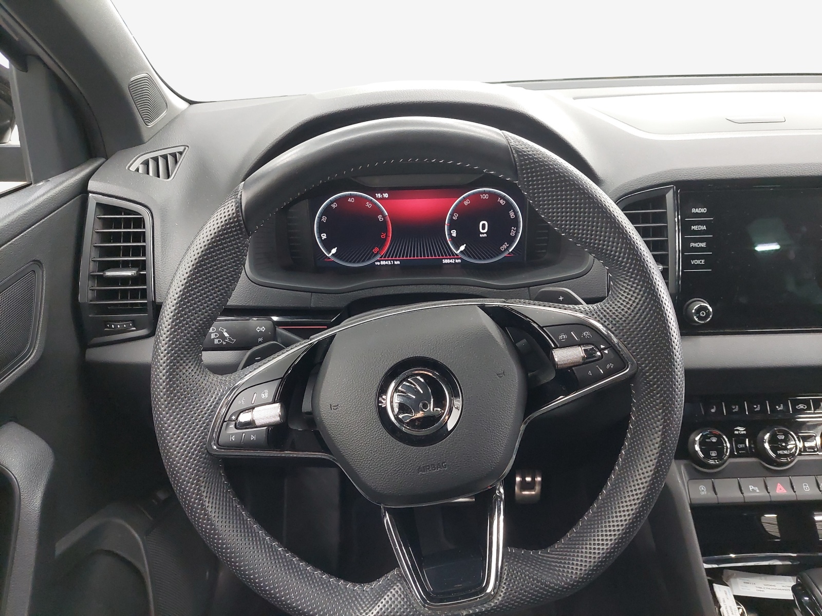 SKODA Karoq 2.0 TSI SportLine 4x4 DSG-image-9