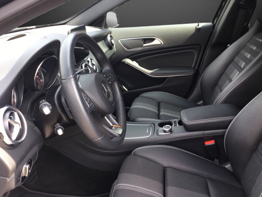 MERCEDES-BENZ GLA 200 Urban-image-6