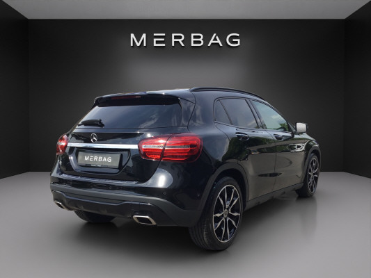MERCEDES-BENZ GLA 200 Urban-image-3