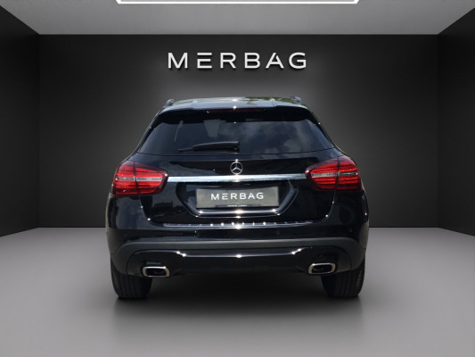 MERCEDES-BENZ GLA 200 Urban-image-4