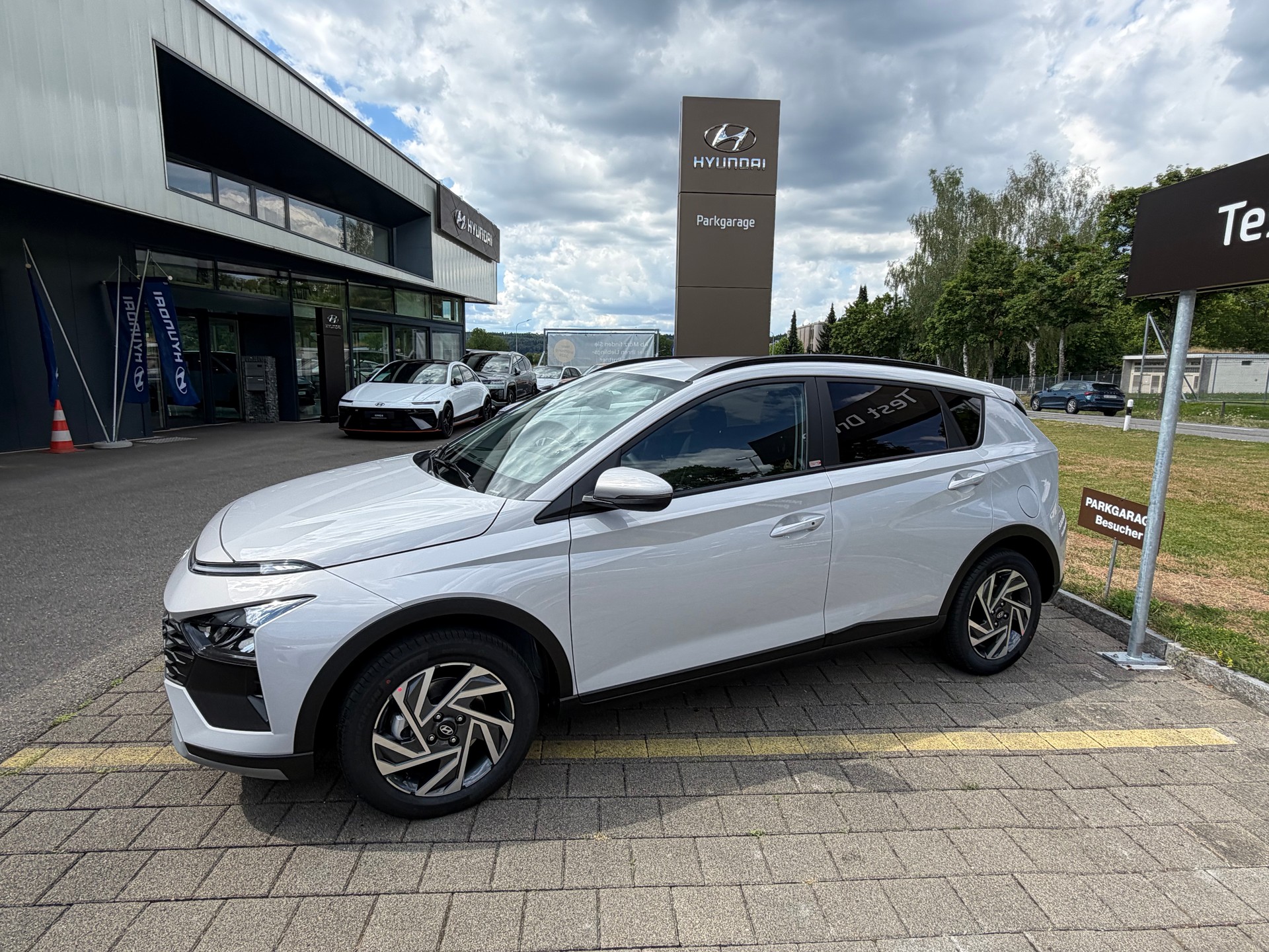 HYUNDAI Bayon 1.0 T-GDi Amplia DCT-image-1