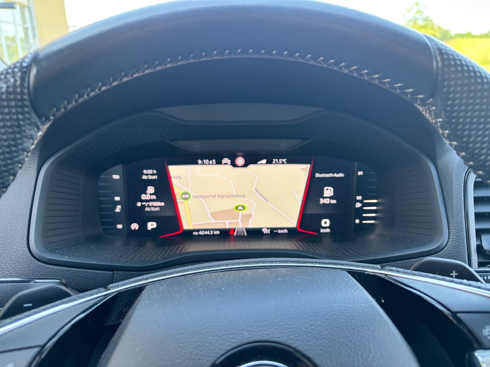 SKODA Karoq 2.0 TDI SCR SportLine 4x4 DSG-image-15