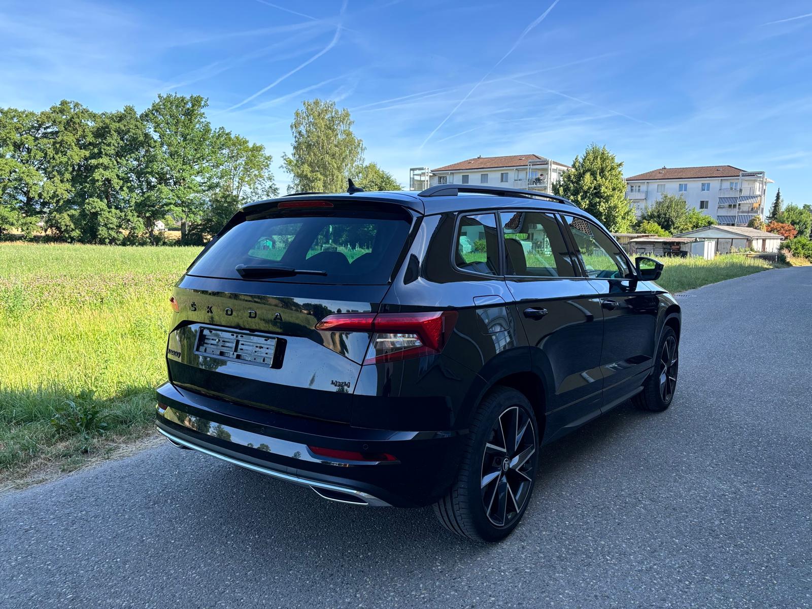 SKODA Karoq 2.0 TDI SCR SportLine 4x4 DSG-image-1