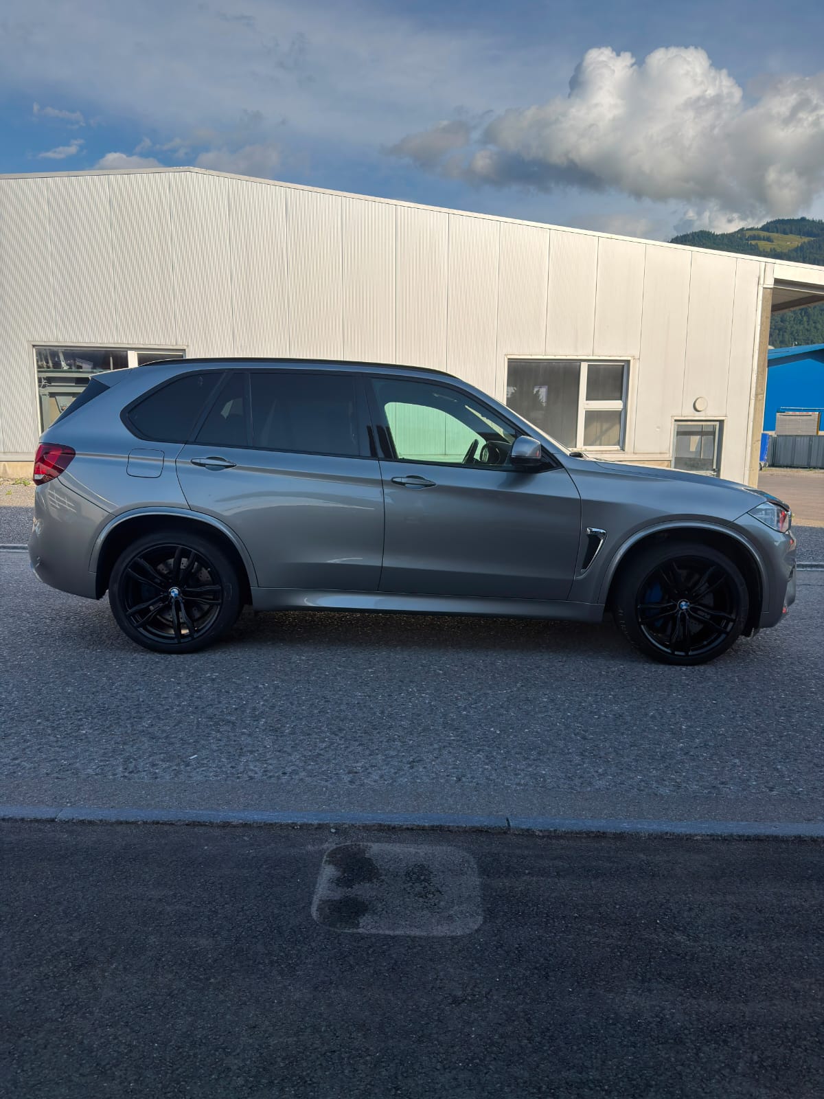 BMW X5M-image-1