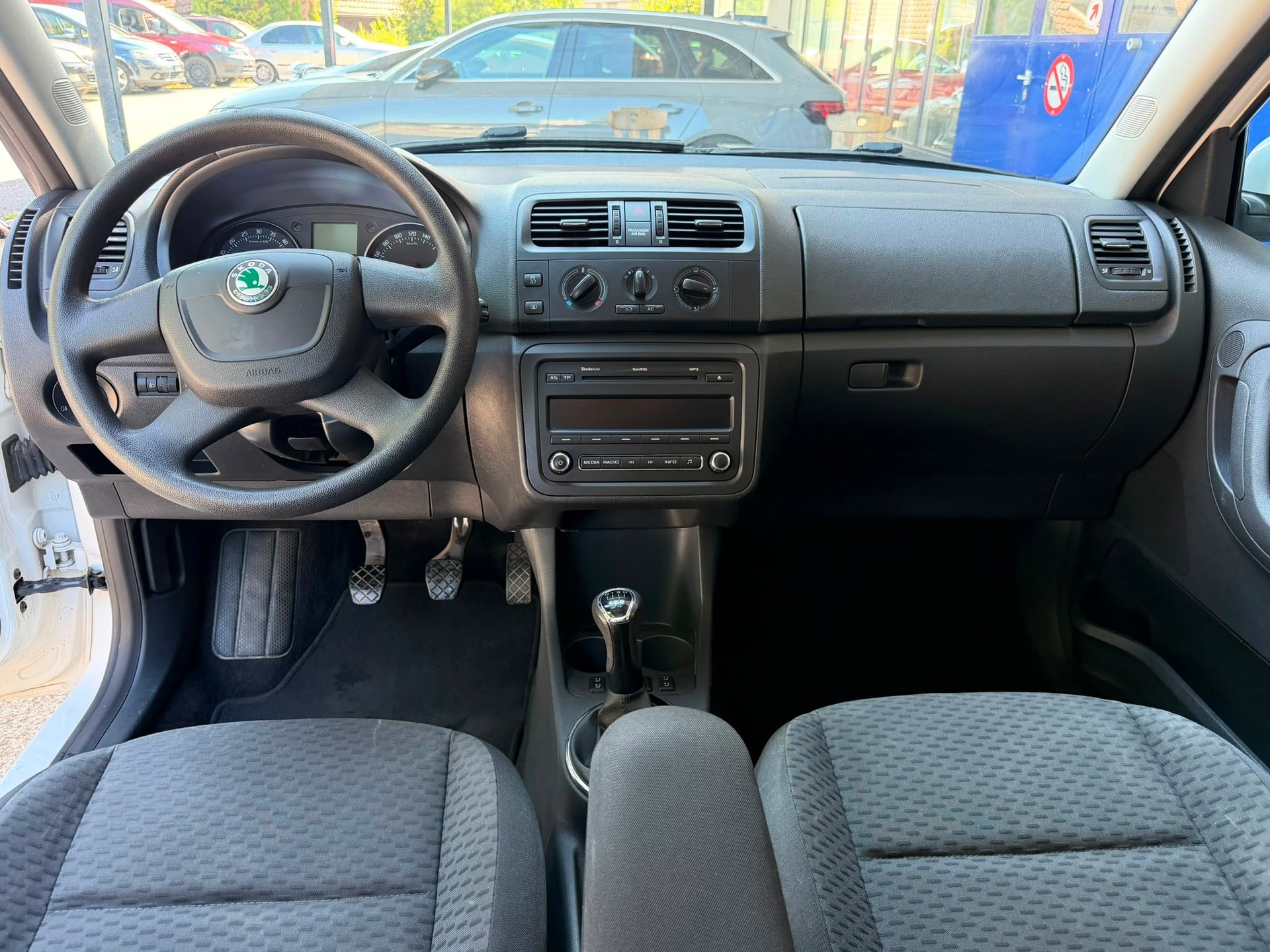 SKODA Fabia 1.6 TDI Ambition-image-5