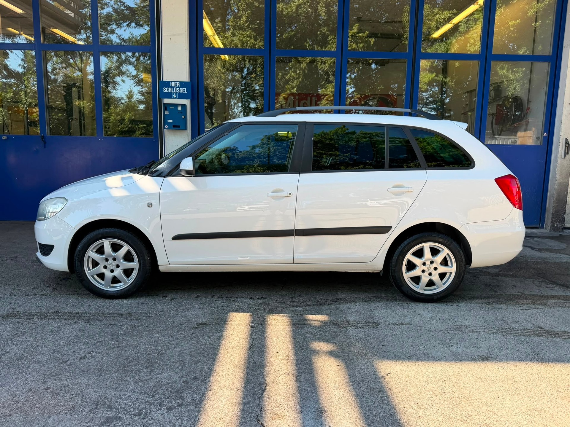 SKODA Fabia 1.6 TDI Ambition-image-1