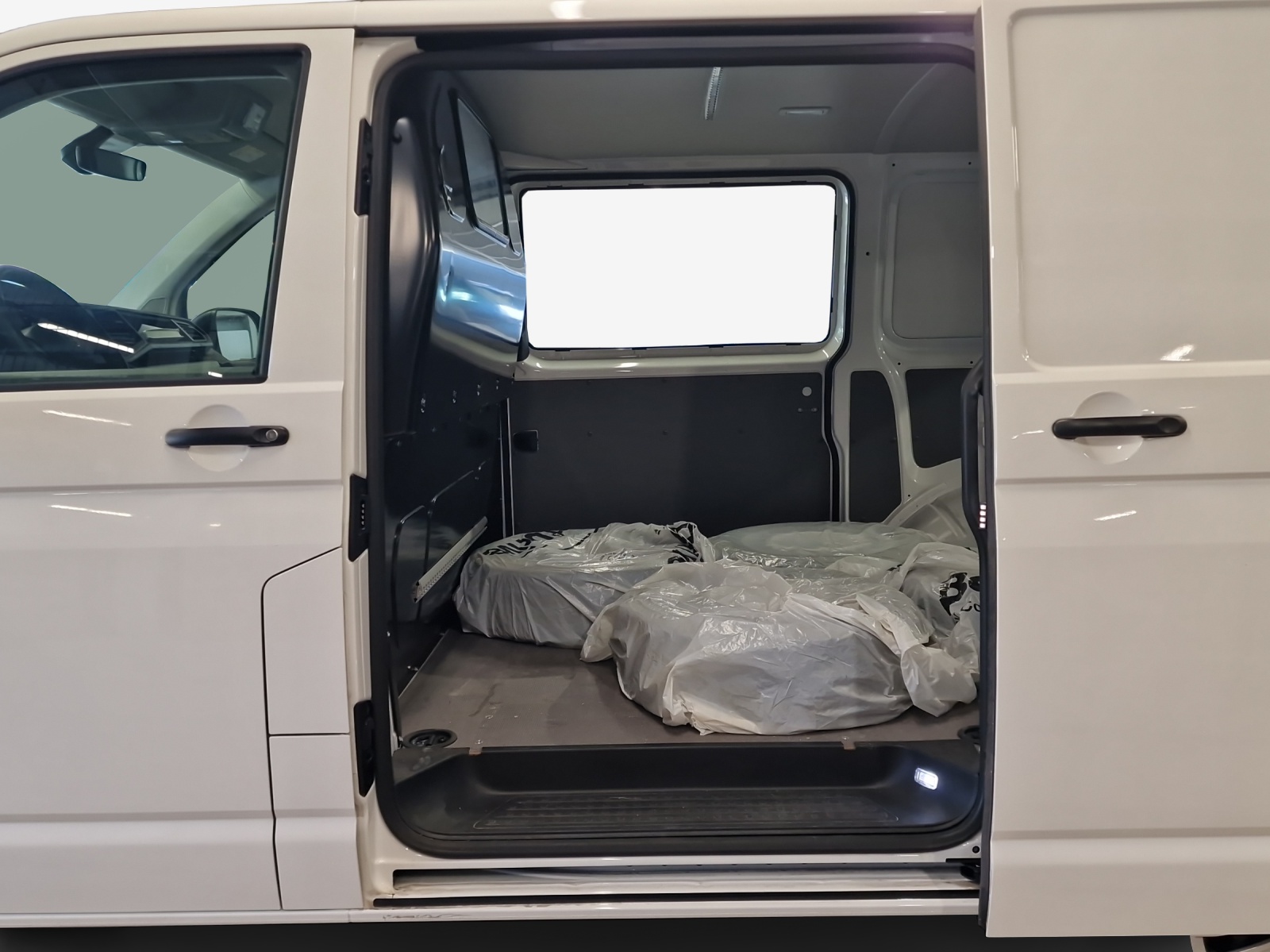 VW T6.1 2.0 TDI DSG-image-11
