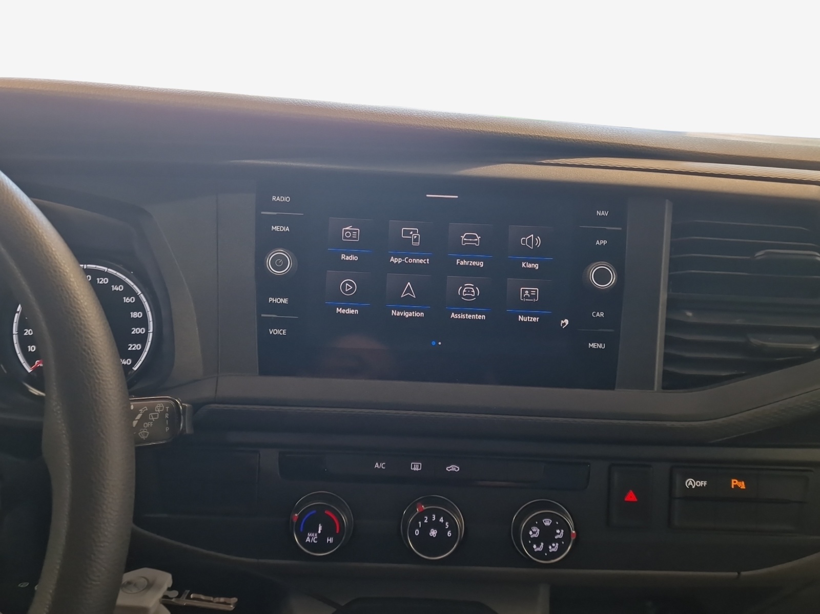 VW T6.1 2.0 TDI DSG-image-15