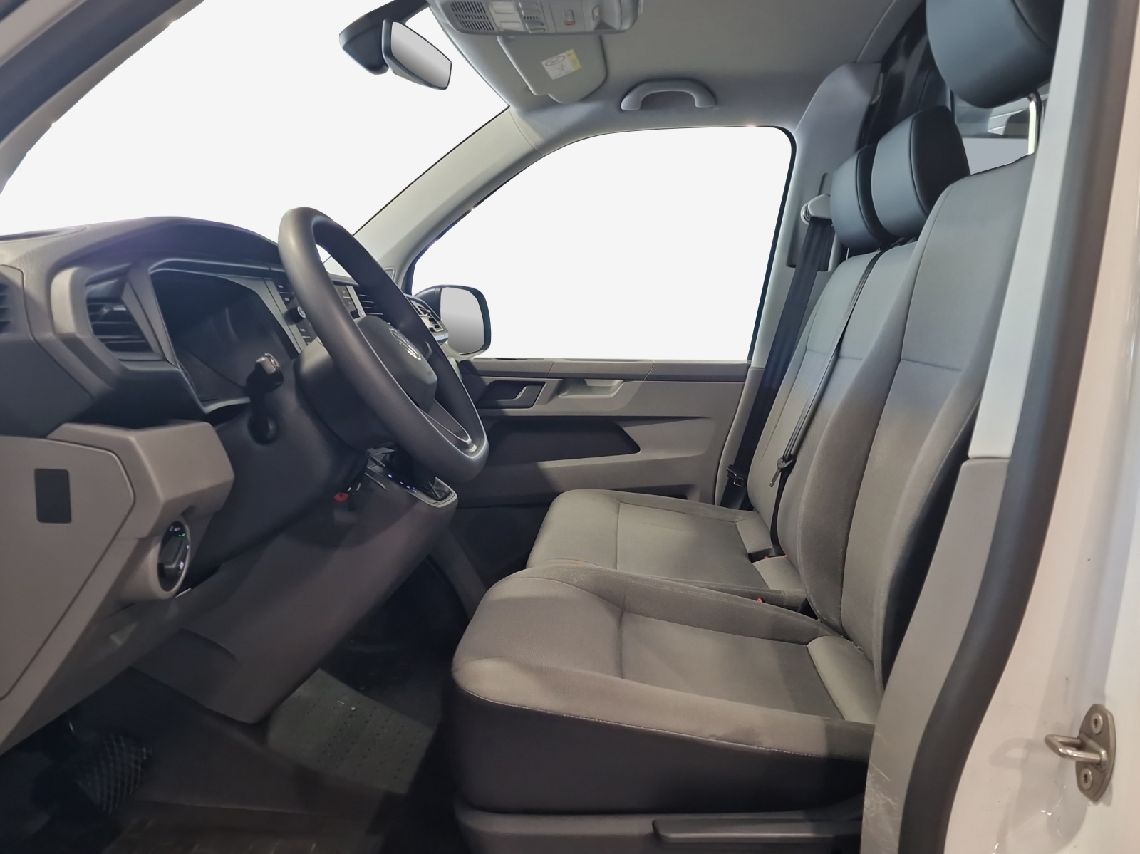 VW T6.1 2.0 TDI DSG-image-7