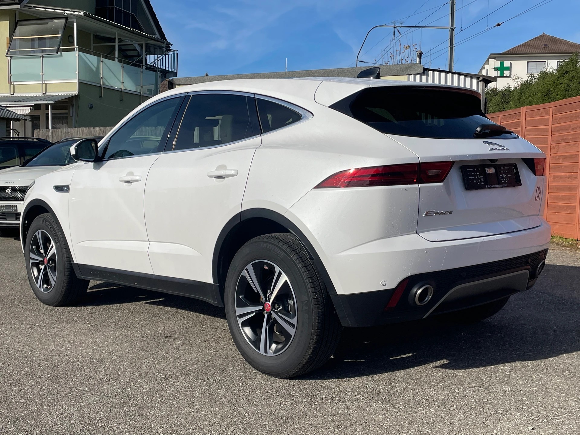 JAGUAR E-Pace 2.0 P200 AWD S-image-4