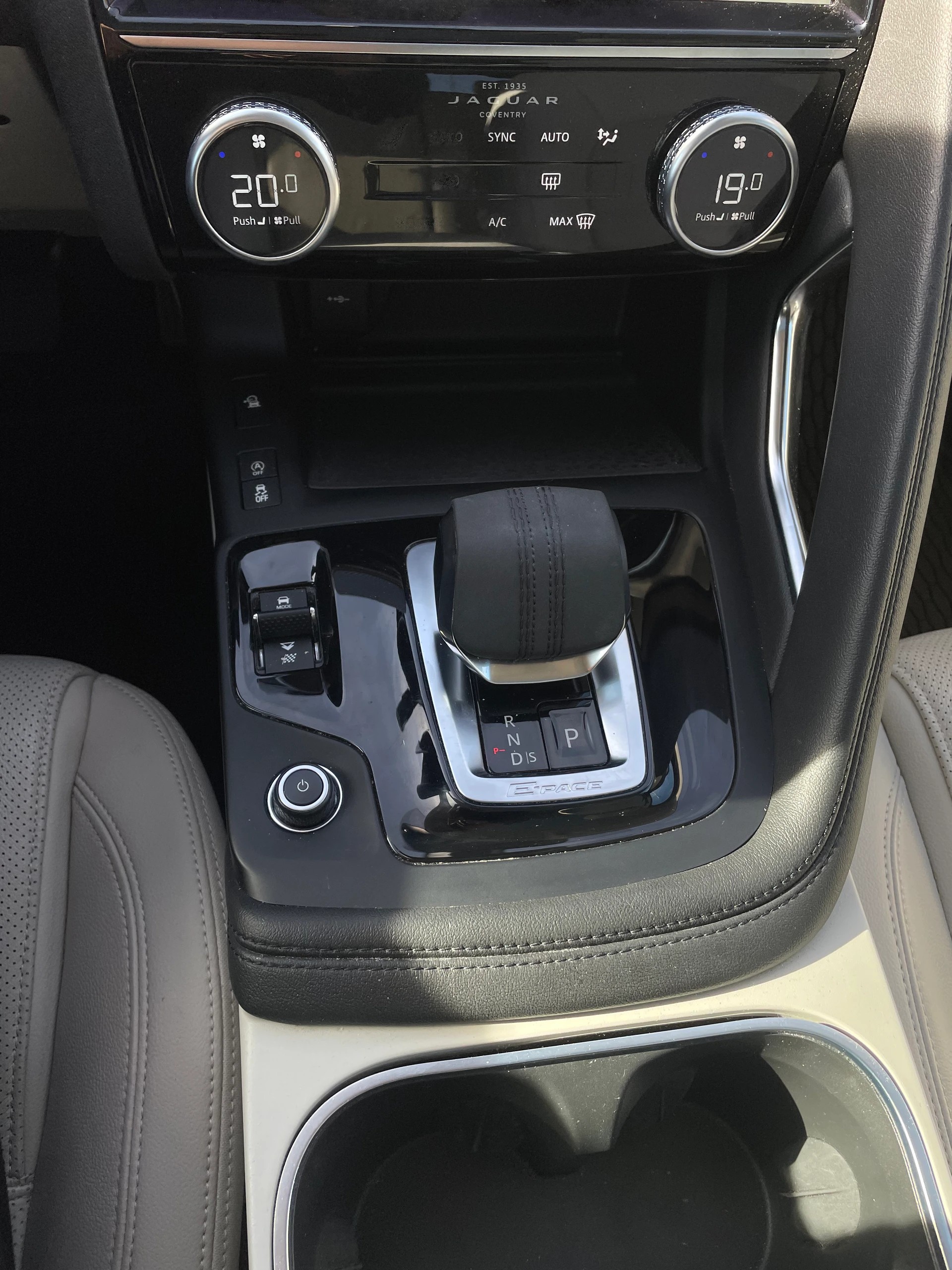 JAGUAR E-Pace 2.0 P200 AWD S-image-9