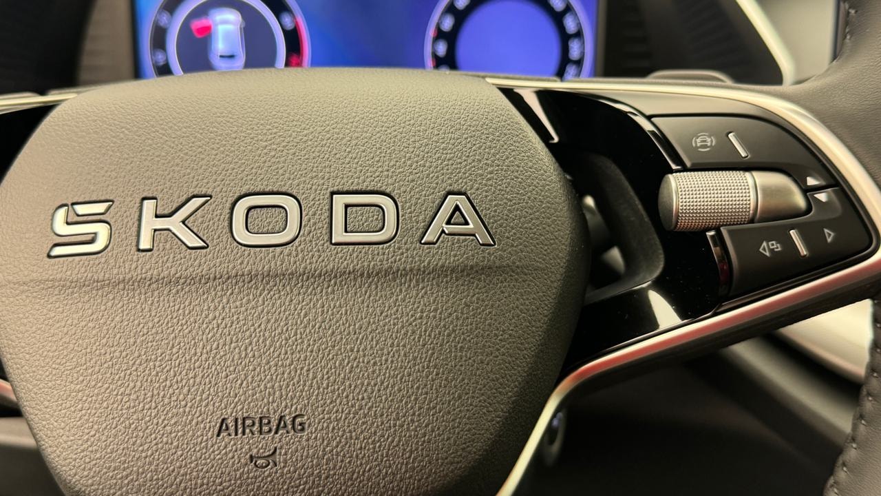 SKODA Octavia Combi 1.5 TSI mHEV DSG Selection-image-9