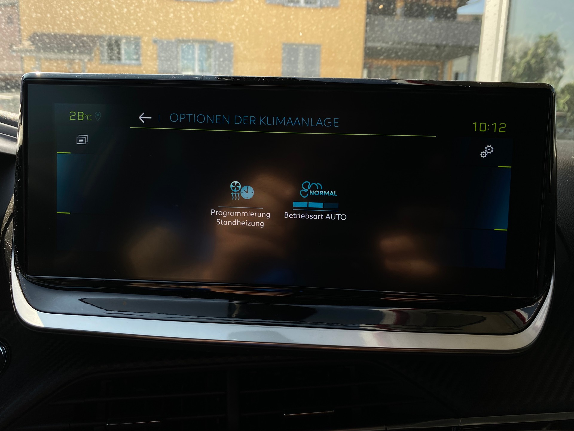 PEUGEOT 2008 e Allure-image-8