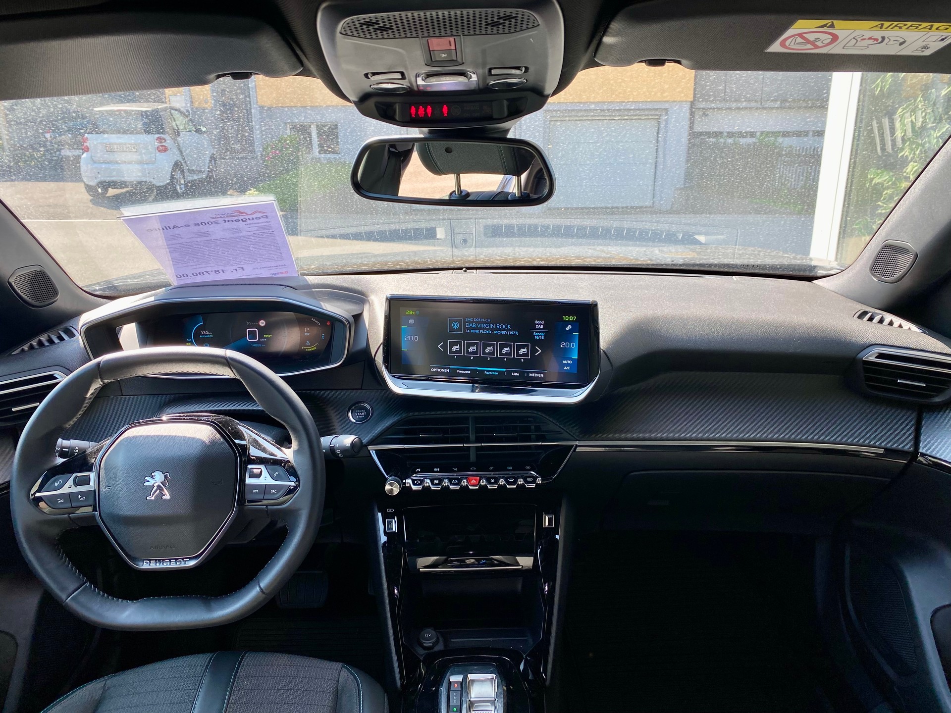PEUGEOT 2008 e Allure-image-4