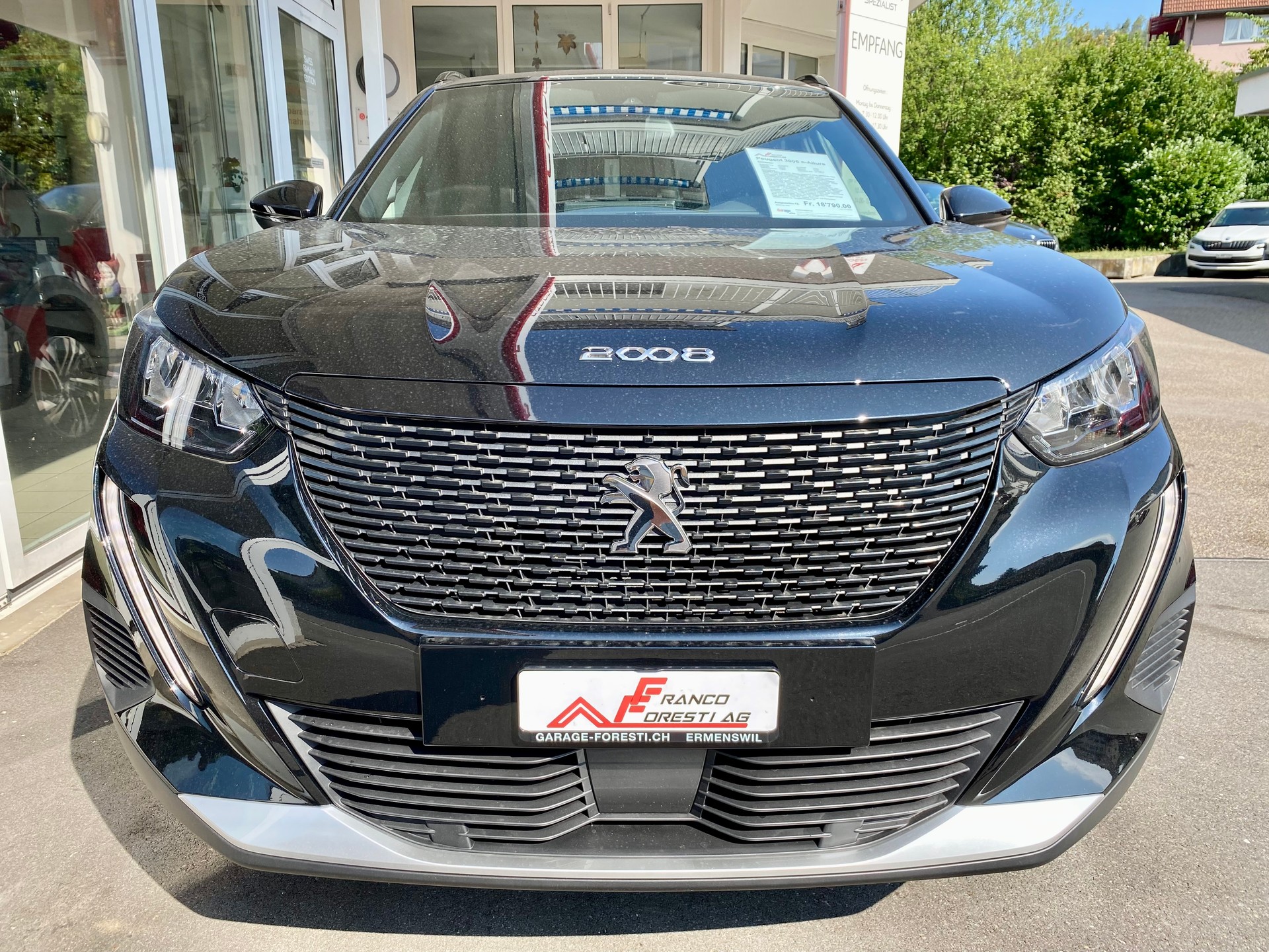PEUGEOT 2008 e Allure-image-2