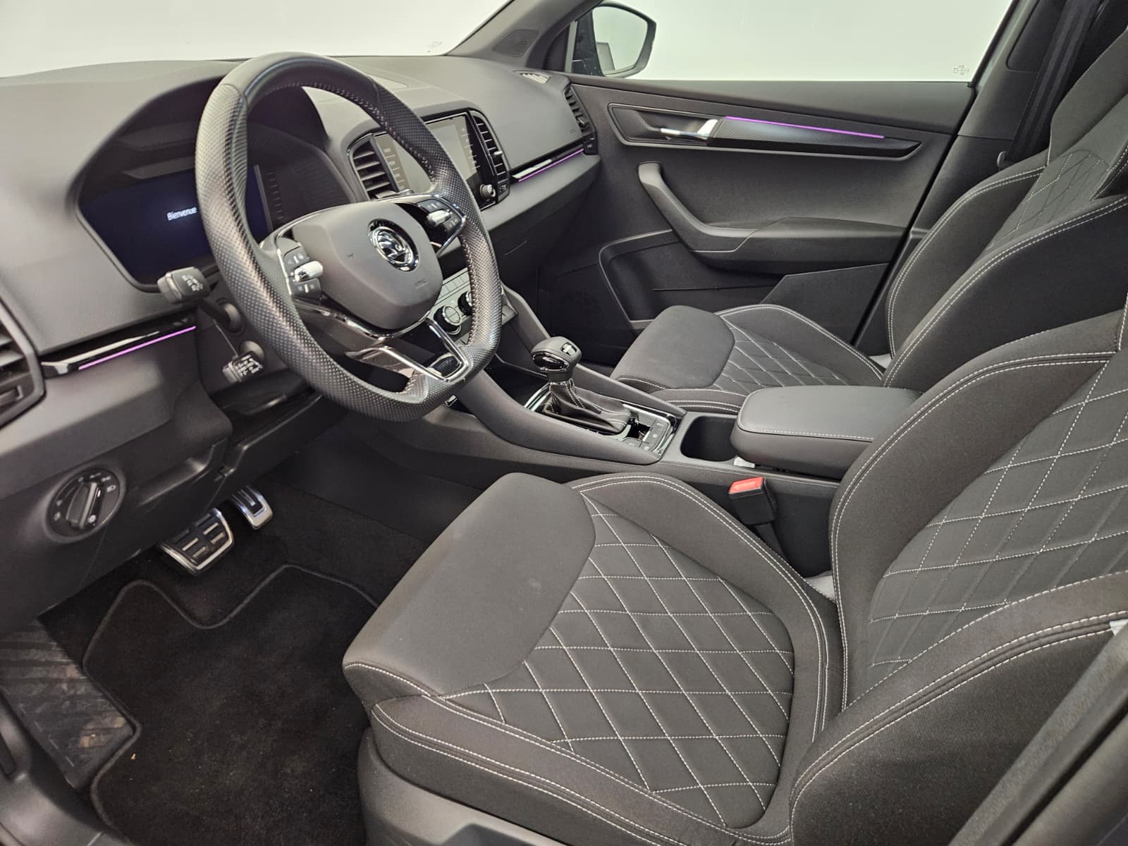 SKODA Karoq 1.5 TSI SportLine DSG-image-10