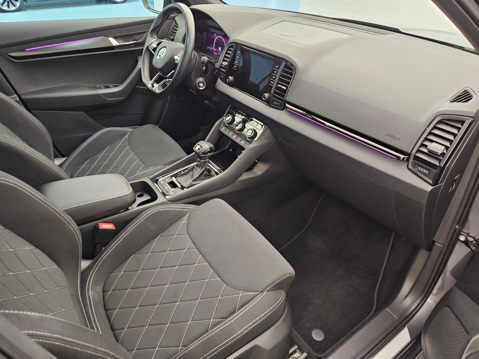 SKODA Karoq 1.5 TSI SportLine DSG-image-11