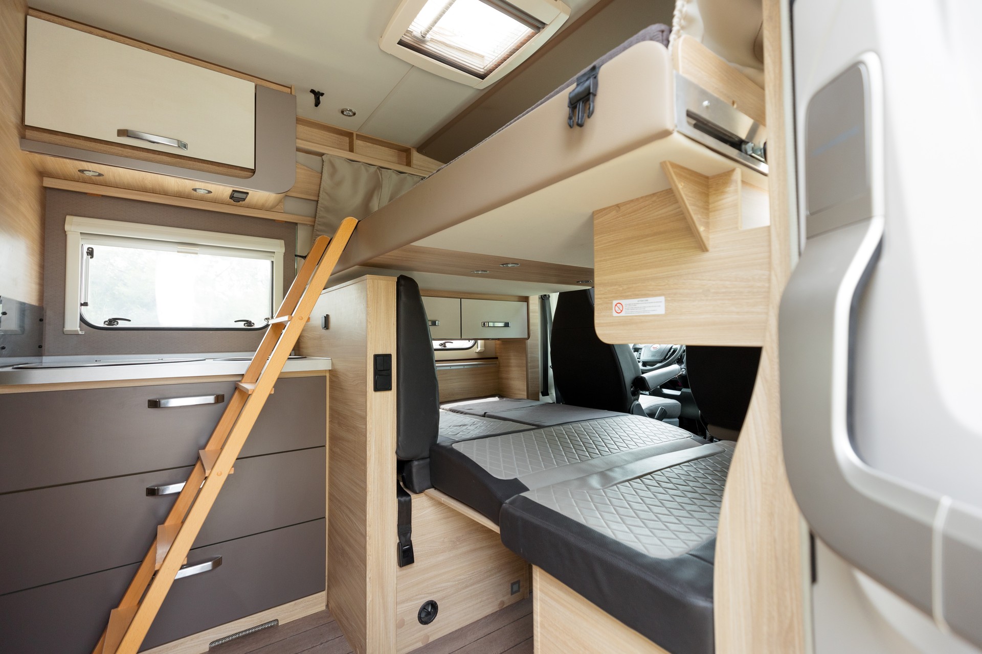 FIAT 2021 Fiat Ducato Weinsberg Carasuite | Voll ausgestattet | Schlafplätze für 5 Personen-showroom-element-3